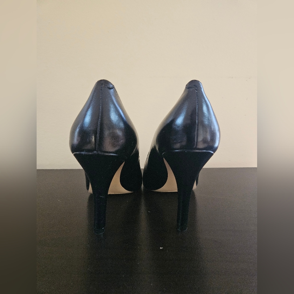 Stylish Black Heel Bundle – Timeless Elegance by Bandolino (Size 5 1/2) - Picture 9 of 14